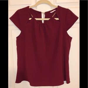 Burgundy Gold Chain Cap Sleeve Blouse Medium